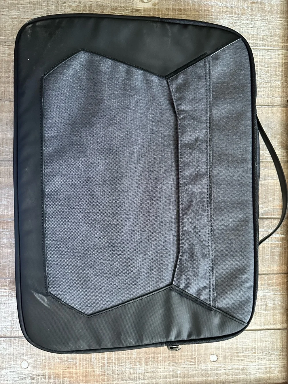 STM Myth 16” Magnet black laptop briefcase